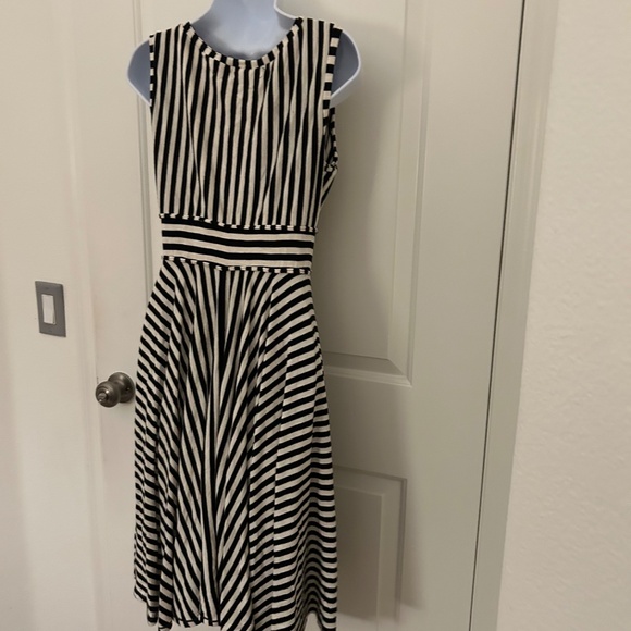 MAX STUDIO - Black and White Striped Dress - Size Medium - Picture 3 of 4